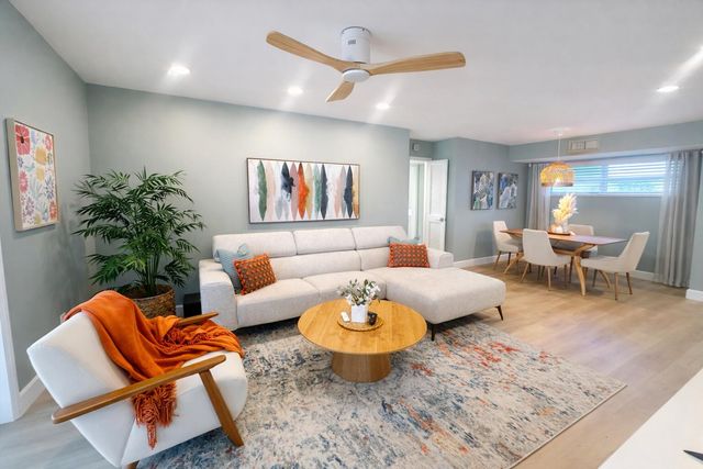 6 Colonial Club Drive 200, Boynton Beach, FL 33435