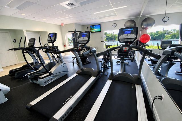 6 Colonial Club Drive 200, Boynton Beach, FL 33435