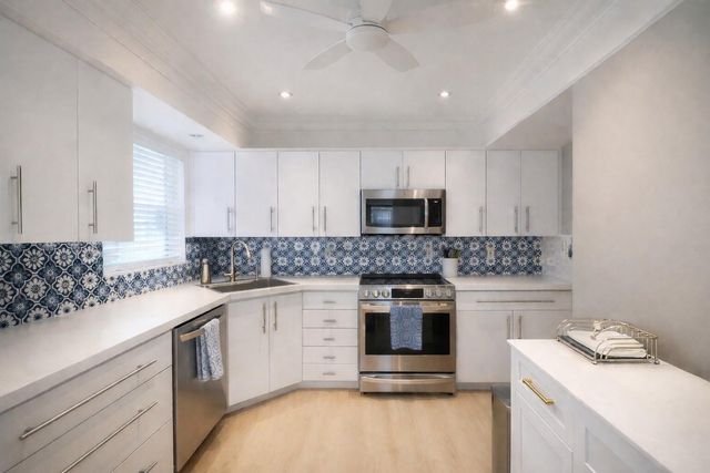 6 Colonial Club Drive 200, Boynton Beach, FL 33435