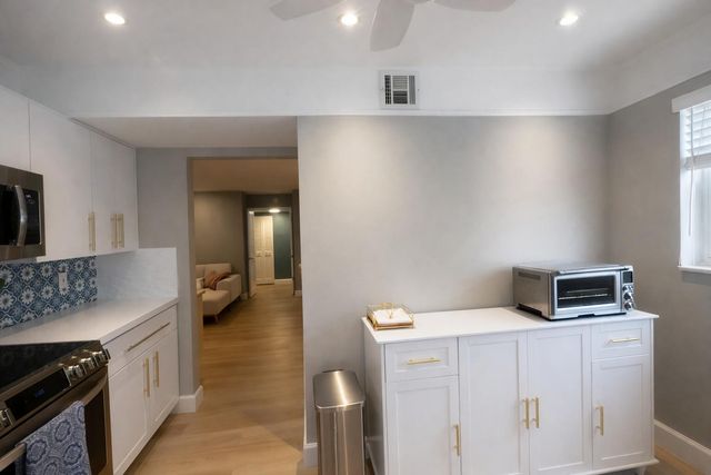 6 Colonial Club Drive 200, Boynton Beach, FL 33435