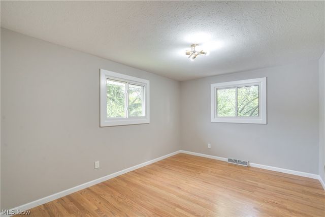 6366 Dunfield Drive, Mayfield Heights, OH 44143