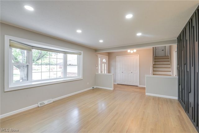 6366 Dunfield Drive, Mayfield Heights, OH 44143