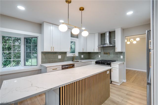 6366 Dunfield Drive, Mayfield Heights, OH 44143