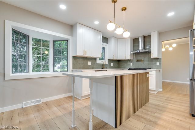 6366 Dunfield Drive, Mayfield Heights, OH 44143