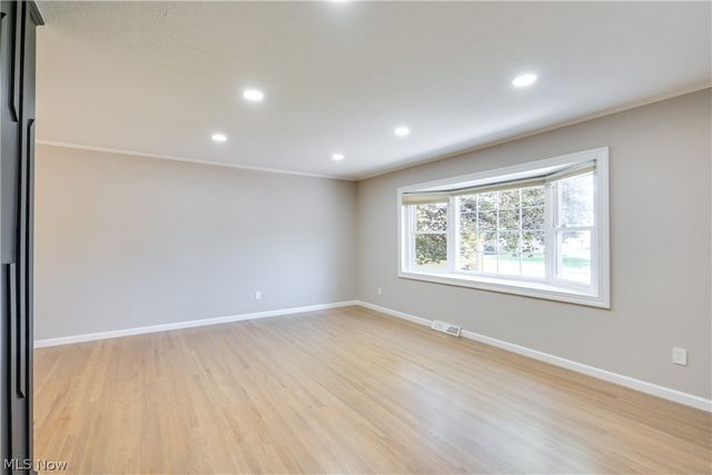 6366 Dunfield Drive, Mayfield Heights, OH 44143