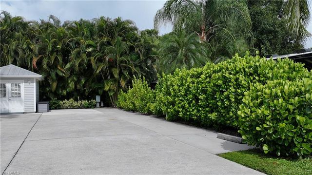 10070 Parkwood DR, Fort Myers, FL 33905
