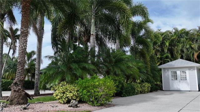 10070 Parkwood DR, Fort Myers, FL 33905