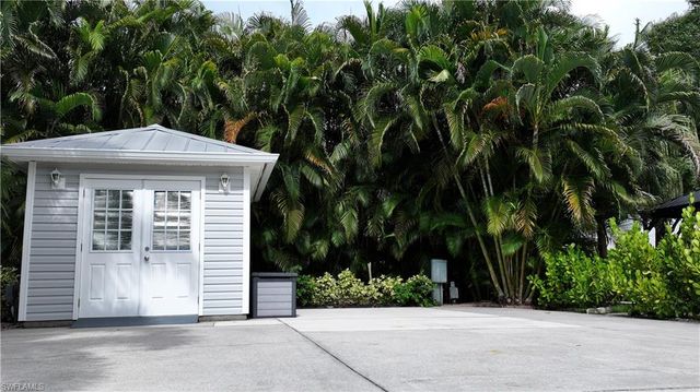10070 Parkwood DR, Fort Myers, FL 33905
