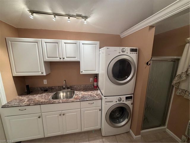 10070 Parkwood DR, Fort Myers, FL 33905