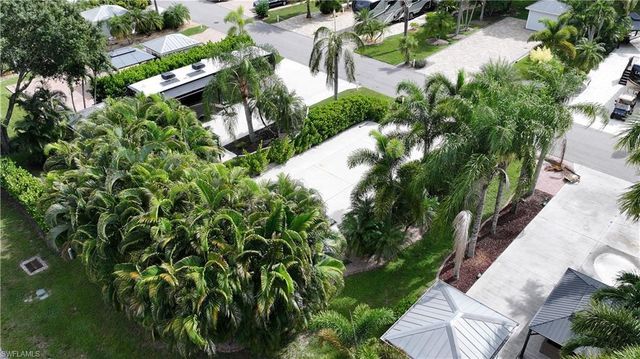 10070 Parkwood DR, Fort Myers, FL 33905