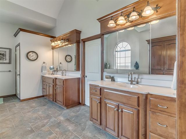 8512 NW 124 Street, Oklahoma City, OK 73142