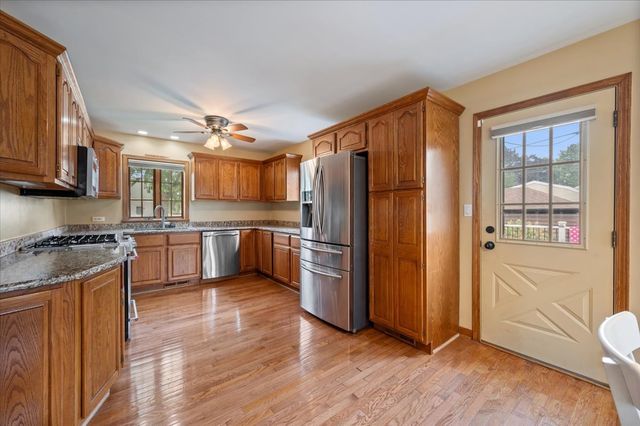 7259 N Odell Avenue, Chicago, IL 60631