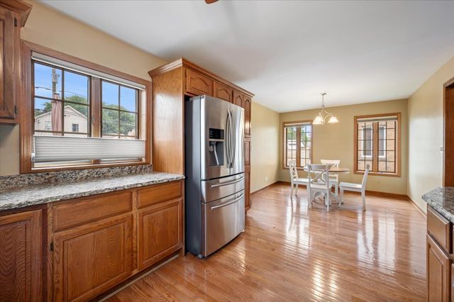 7259 N Odell Avenue, Chicago, IL 60631