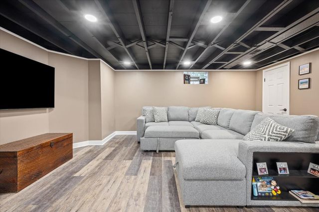 7259 N Odell Avenue, Chicago, IL 60631