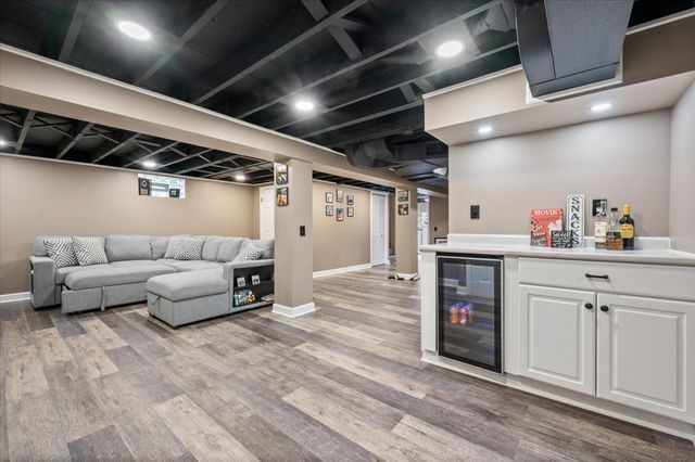 7259 N Odell Avenue, Chicago, IL 60631