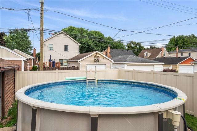 7259 N Odell Avenue, Chicago, IL 60631