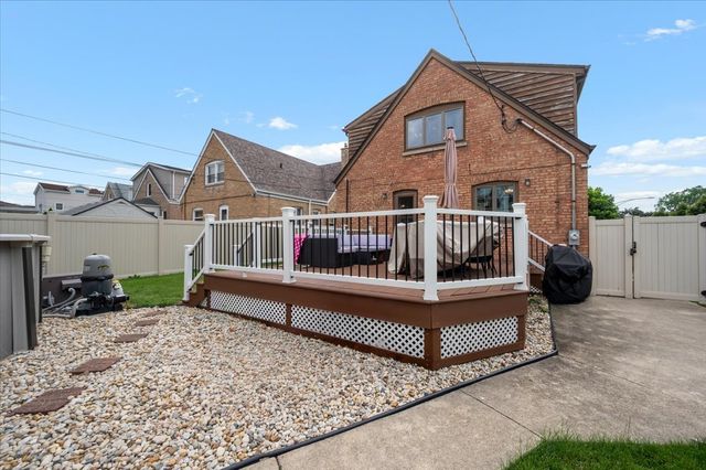 7259 N Odell Avenue, Chicago, IL 60631