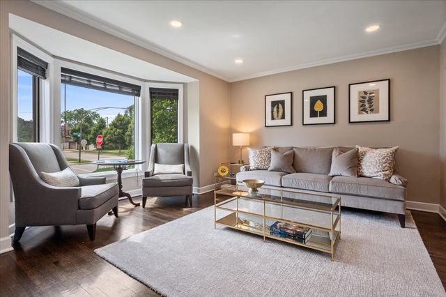 7259 N Odell Avenue, Chicago, IL 60631