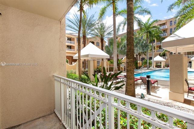 3001 NE 185th St 118, Aventura, FL 33180