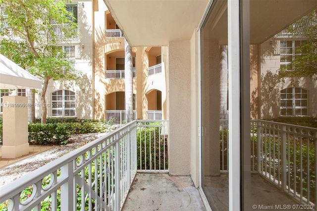 3001 NE 185th St 118, Aventura, FL 33180