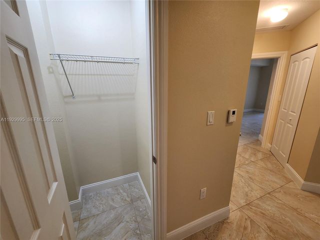 3001 NE 185th St 118, Aventura, FL 33180