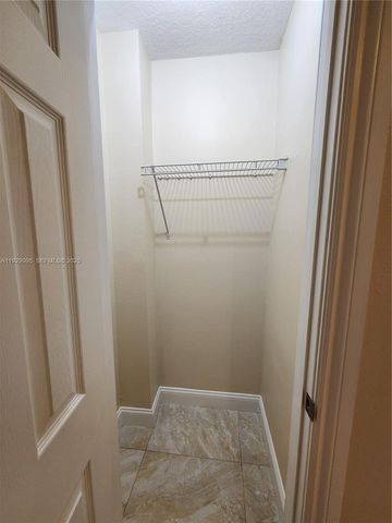 3001 NE 185th St 118, Aventura, FL 33180