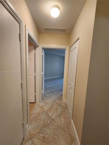 3001 NE 185th St 118, Aventura, FL 33180