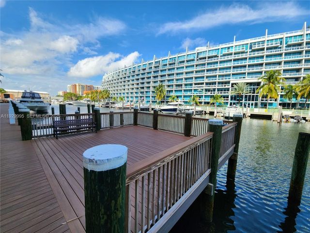 3001 NE 185th St 118, Aventura, FL 33180