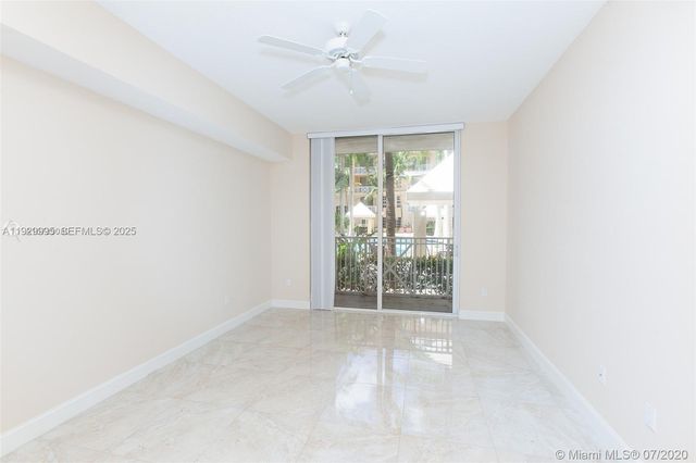 3001 NE 185th St 118, Aventura, FL 33180