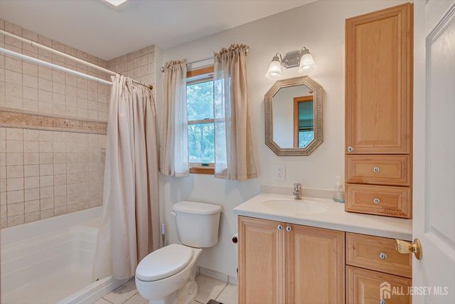 40 Winton Road, East Brunswick, NJ 08816