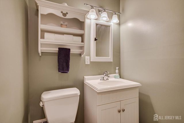 40 Winton Road, East Brunswick, NJ 08816
