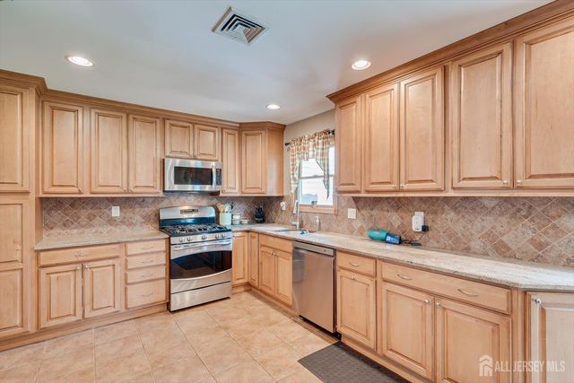 40 Winton Road, East Brunswick, NJ 08816