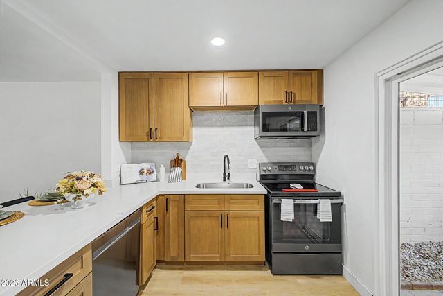 1531 W COLTER Street 1, Phoenix, AZ 85015