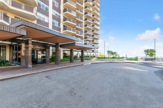 17-85 215 Street 1 L, Bayside, NY 11360