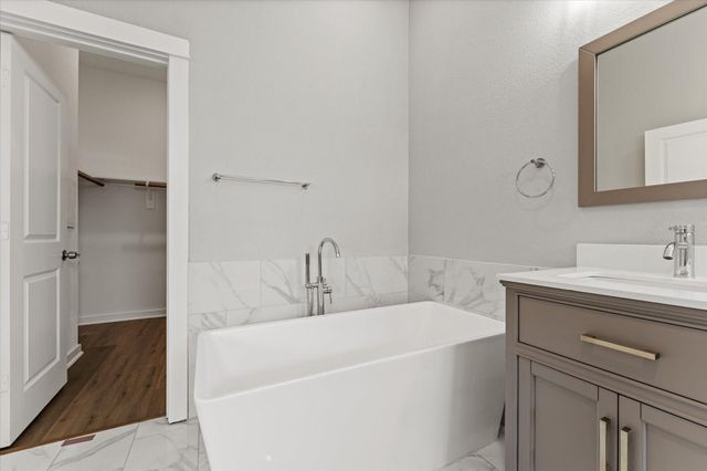 802 Berry Sage Lane, Houston, TX 77022