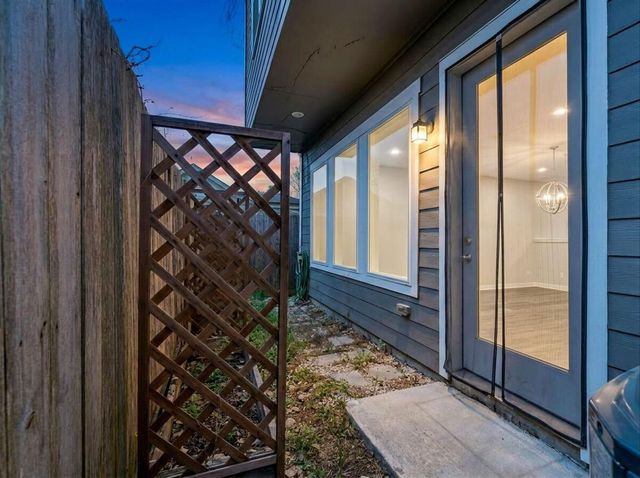802 Berry Sage Lane, Houston, TX 77022