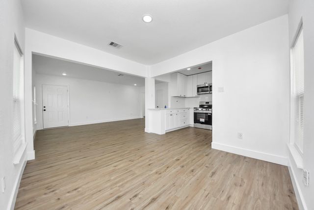 1203 W 6th Street, Freeport, TX 77541