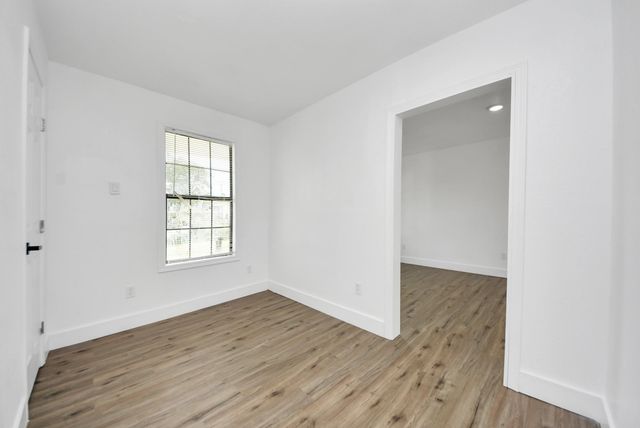 1203 W 6th Street, Freeport, TX 77541