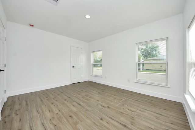 1203 W 6th Street, Freeport, TX 77541