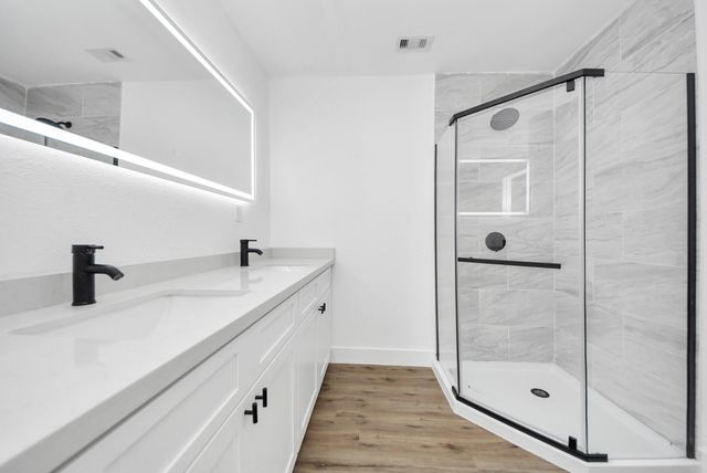 1203 W 6th Street, Freeport, TX 77541