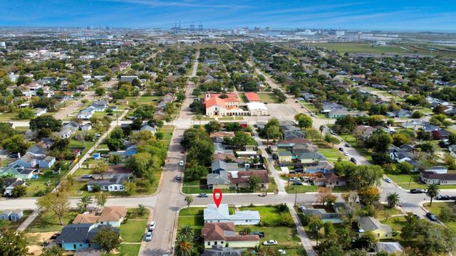 1203 W 6th Street, Freeport, TX 77541