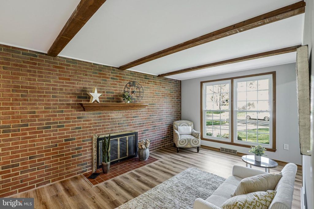 Image 14 of property listing at 1709 PEBBLE BEACH DR, Vienna, VA 22182