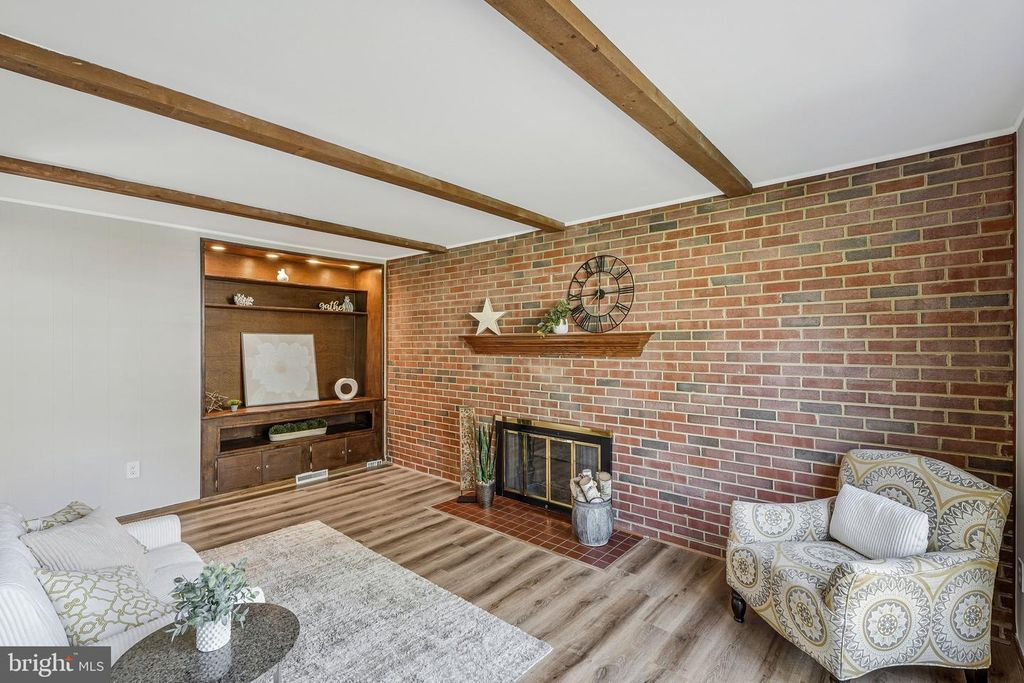 Image 15 of property listing at 1709 PEBBLE BEACH DR, Vienna, VA 22182