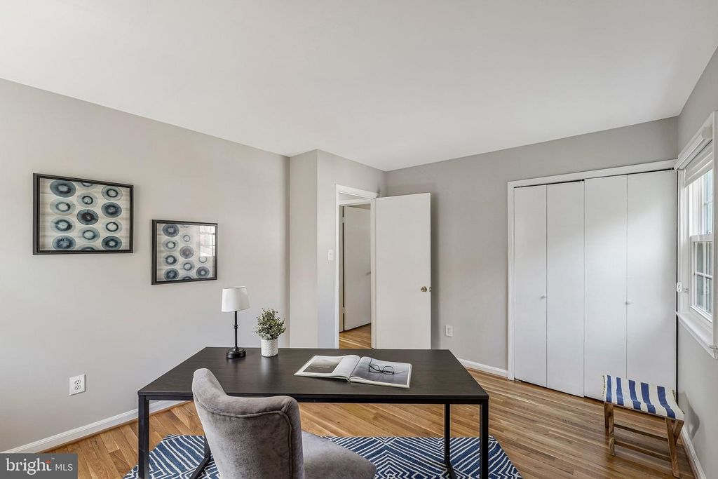 Image 23 of property listing at 1709 PEBBLE BEACH DR, Vienna, VA 22182