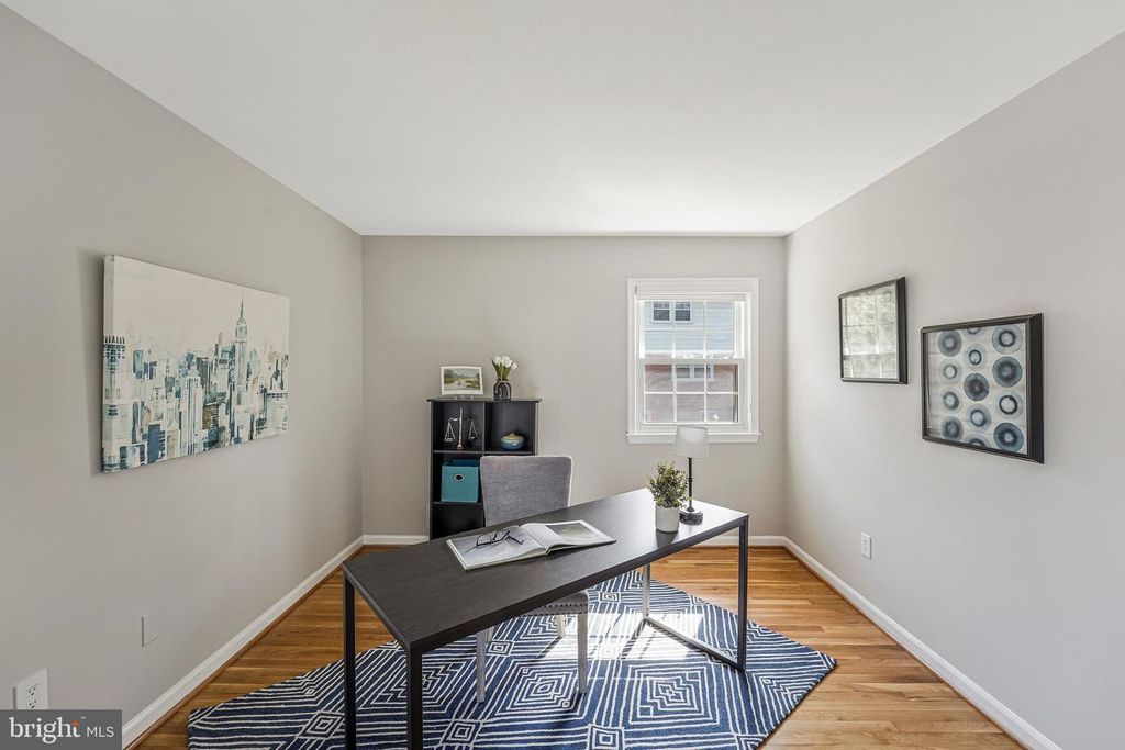 Image 24 of property listing at 1709 PEBBLE BEACH DR, Vienna, VA 22182