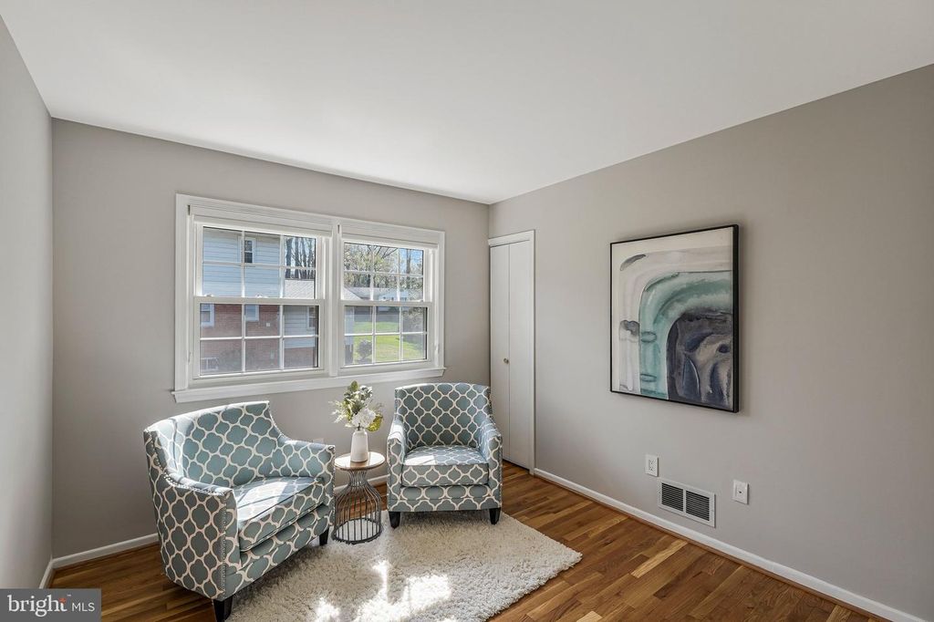 Image 25 of property listing at 1709 PEBBLE BEACH DR, Vienna, VA 22182