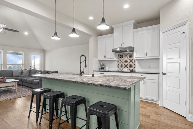 903 Dublin Court, Mcgregor, TX 76657