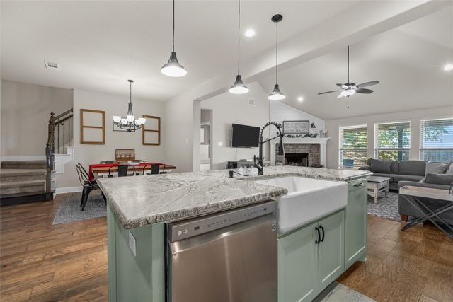 903 Dublin Court, Mcgregor, TX 76657