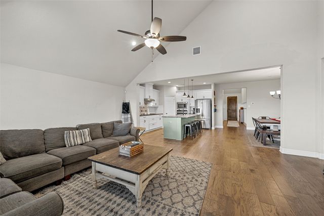 903 Dublin Court, Mcgregor, TX 76657