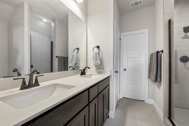 903 Dublin Court, Mcgregor, TX 76657